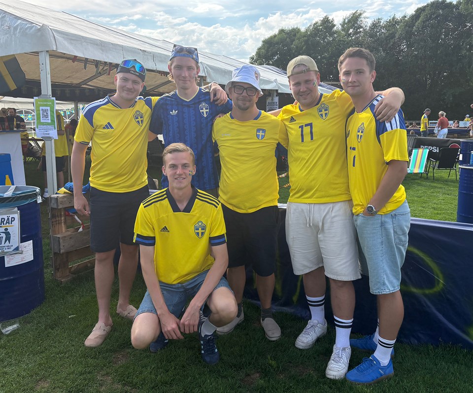 Supporters at a local Sl&ouml;inge GOIF community event
